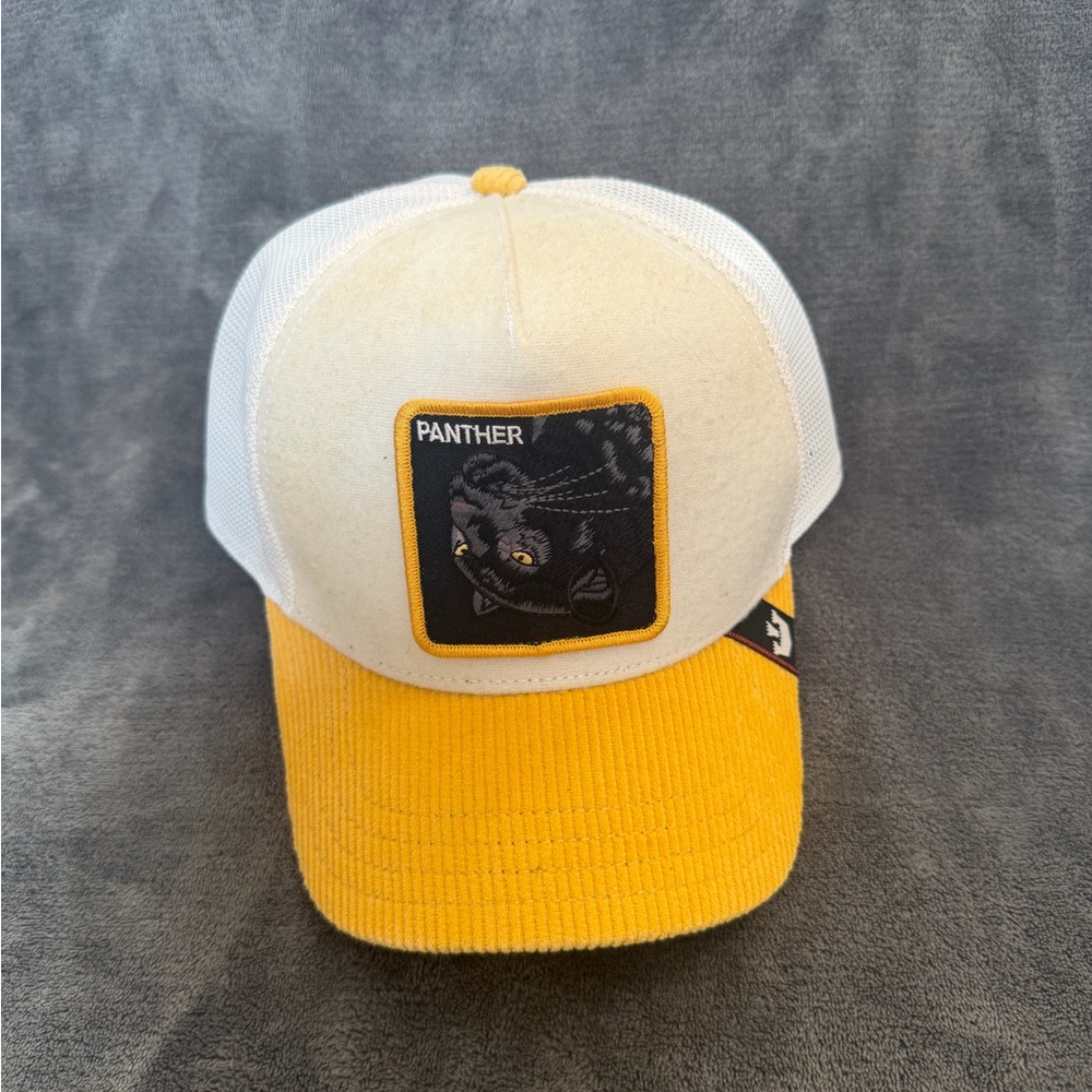 Gooring bros Yellow and White Panther Cap Preowned